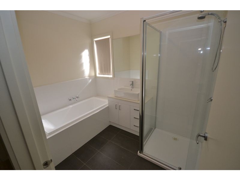 1/23 Laming Road, Deer Park VIC 3023