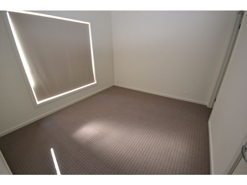 1/23 Laming Road, Deer Park VIC 3023