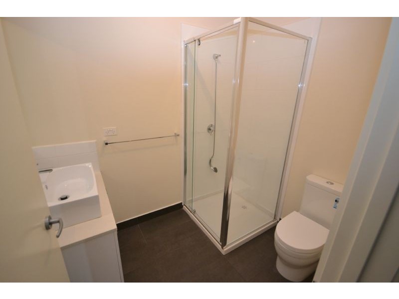 1/23 Laming Road, Deer Park VIC 3023