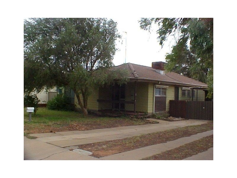 11 Namoi Avenue, Red Cliffs VIC 3496