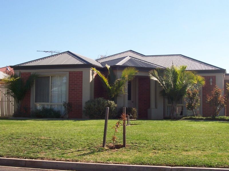 8 Pevensey Grove, Mildura VIC 3500