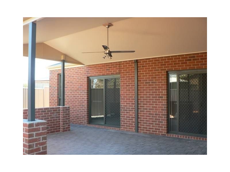 4 Popular Alm Court, Mildura VIC 3500