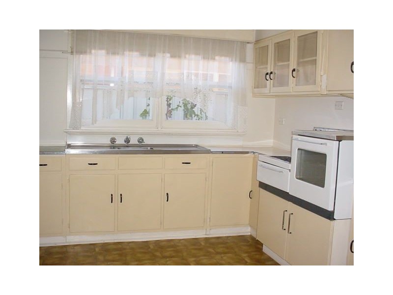 14 Logan Avenue, Mildura VIC 3500