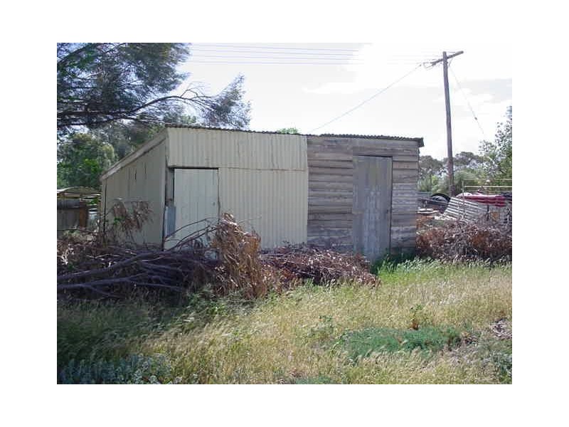11 Messines Street, Nandaly VIC 3533