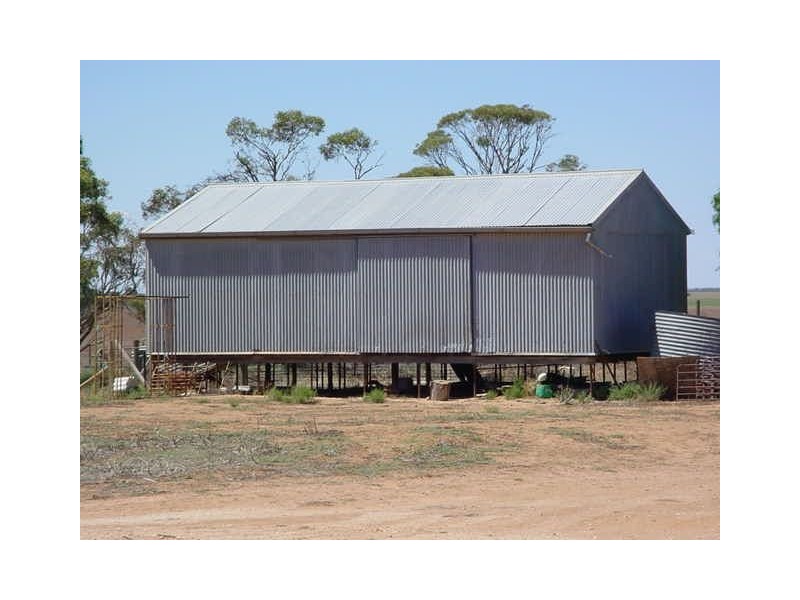 7 Cassidy Road, Ouyen VIC 3490