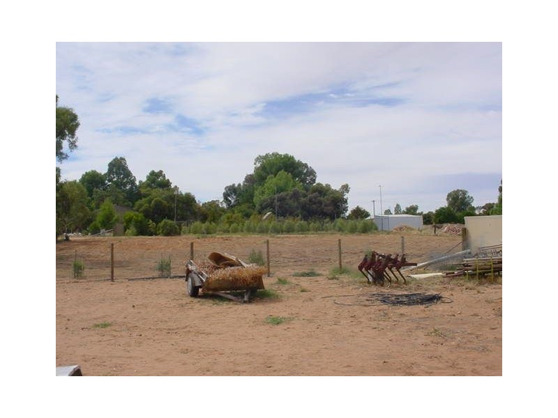 25 Thorne , Ouyen VIC 3490