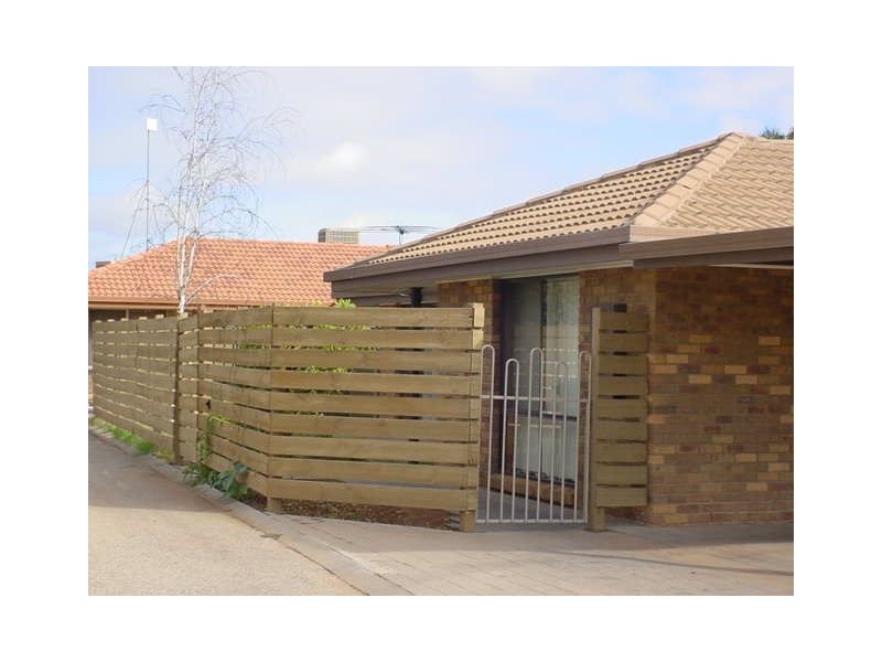 1/4 Jobson, Mildura VIC 3500