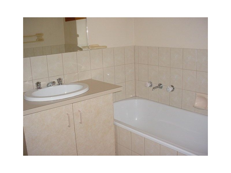 1/4 Jobson, Mildura VIC 3500