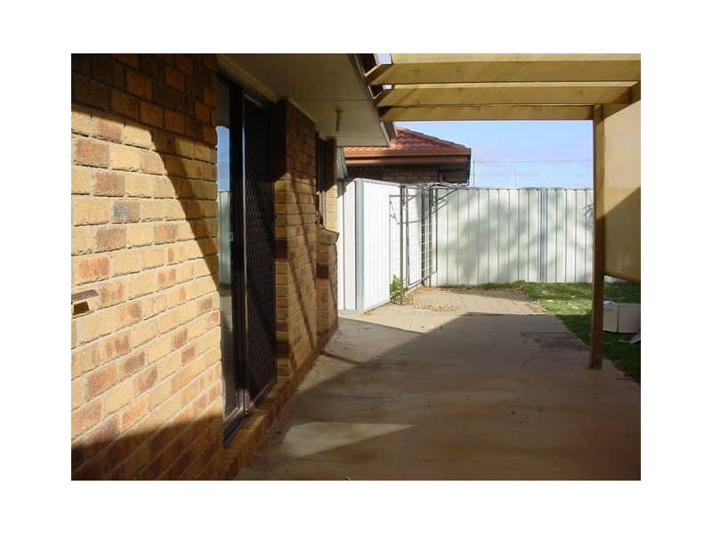 1/4 Jobson, Mildura VIC 3500