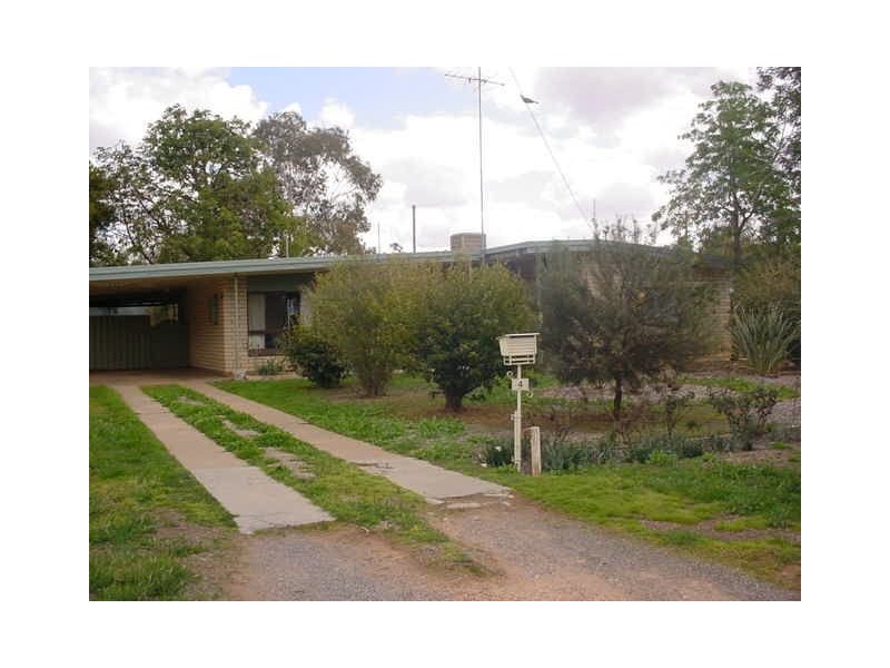 4 Hume Street, Dareton NSW 2717