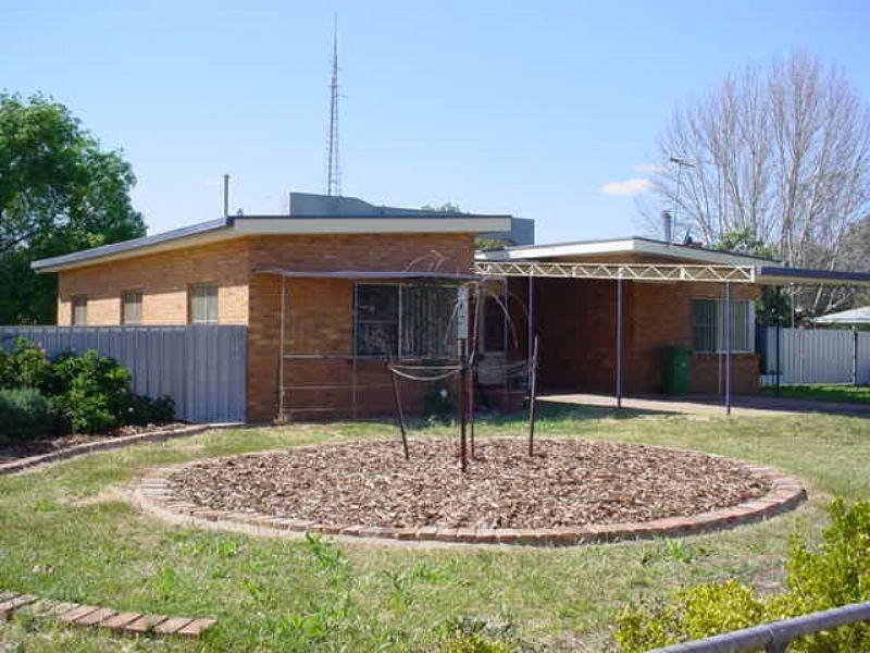 37 Neilpo Street, Dareton NSW 2717