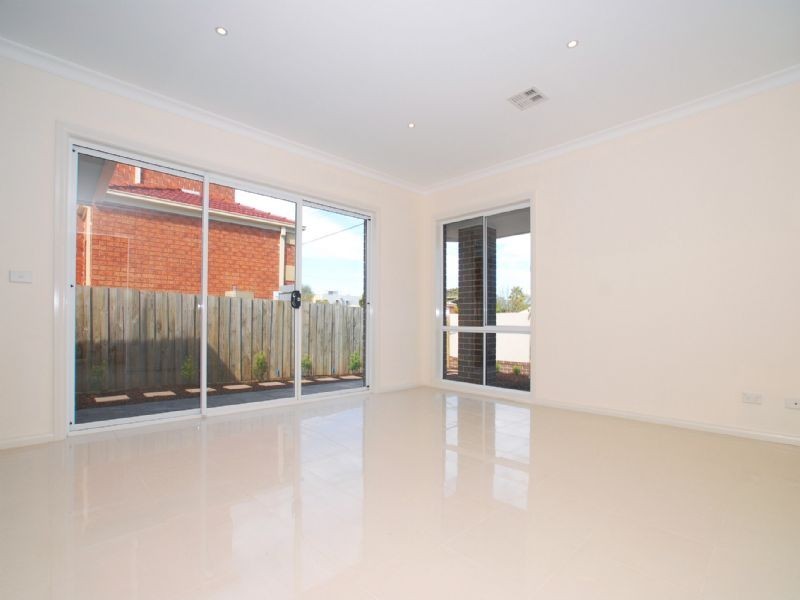 1/1079 Doncaster Road, Doncaster East VIC 3109