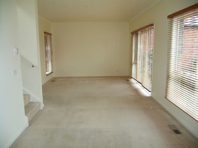 2/12 Omar Street , Templestowe Lower VIC 3107