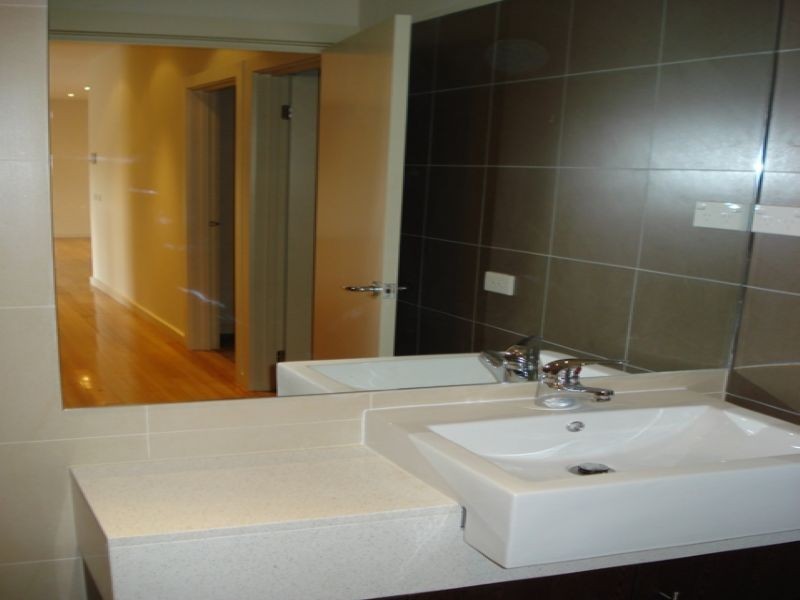 1 & 2/1 Nartanda Court, Doncaster East VIC 3109