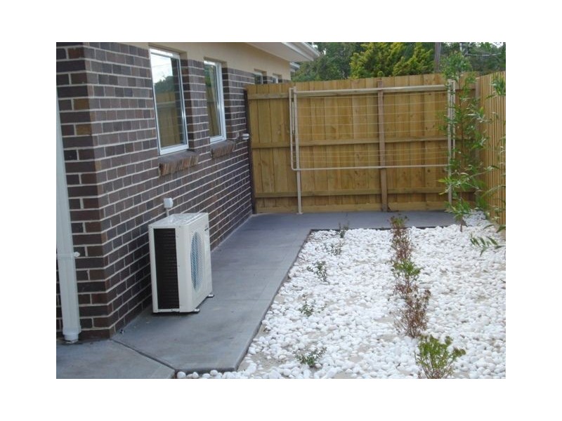 1 & 2/1 Nartanda Court, Doncaster East VIC 3109