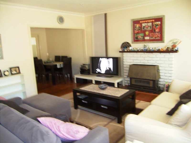 11 Gray Street , Doncaster VIC 3108