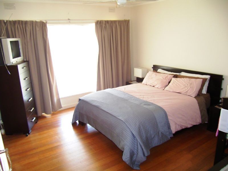 11 Gray Street , Doncaster VIC 3108