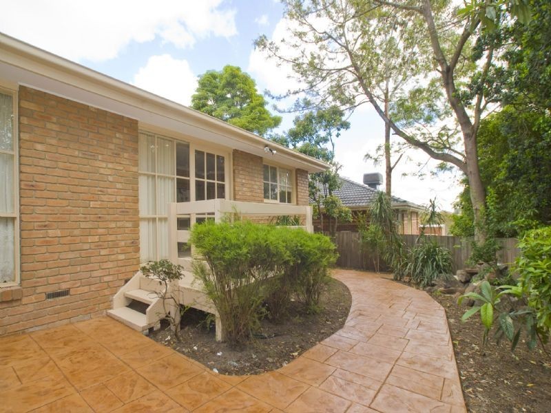 2/5 Roger Street, Doncaster East VIC 3109