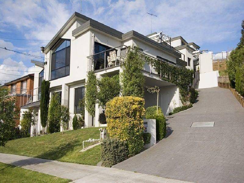 16 Karin Crescent, Glenroy VIC 3046