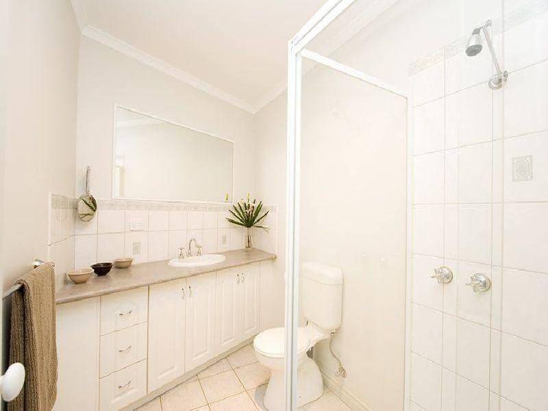16 Karin Crescent, Glenroy VIC 3046