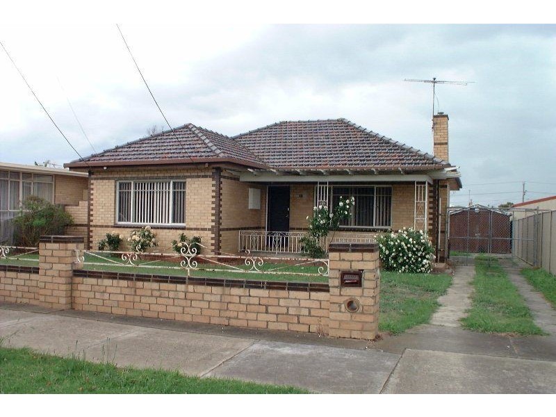 38 Cosmos Street, Glenroy VIC 3046