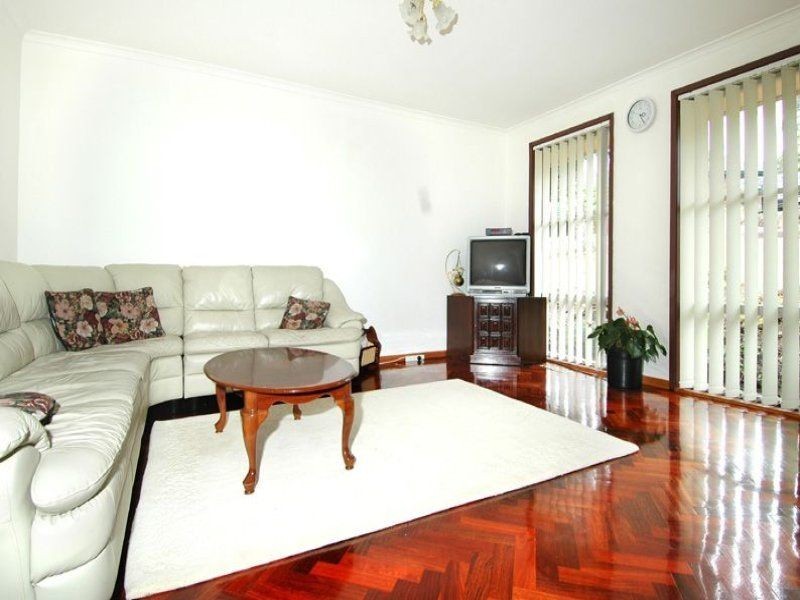 27 Hendricks Crescent, Jacana VIC 3047