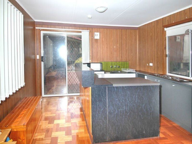 27 Hendricks Crescent, Jacana VIC 3047