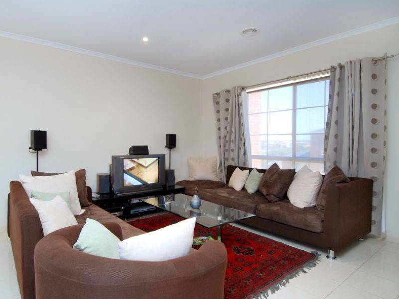 4/30-32 Papworth Place, Meadow Heights VIC 3048