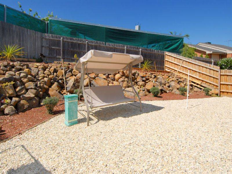 4/30-32 Papworth Place, Meadow Heights VIC 3048