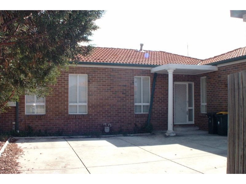 2/24 Finchley Avenue, Glenroy VIC 3046