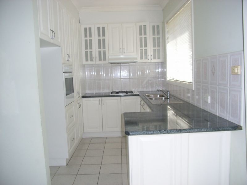 2/24 Finchley Avenue, Glenroy VIC 3046