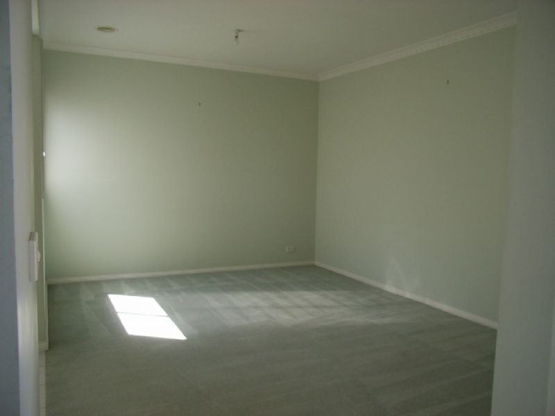 2/24 Finchley Avenue, Glenroy VIC 3046