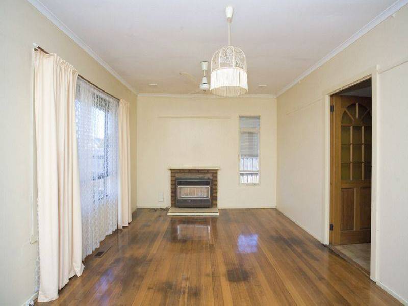 8 Ortolan Avenue, Broadmeadows VIC 3047