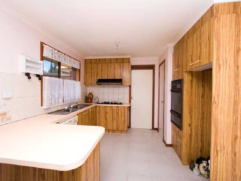 5 Centre Way, Glenroy VIC 3046