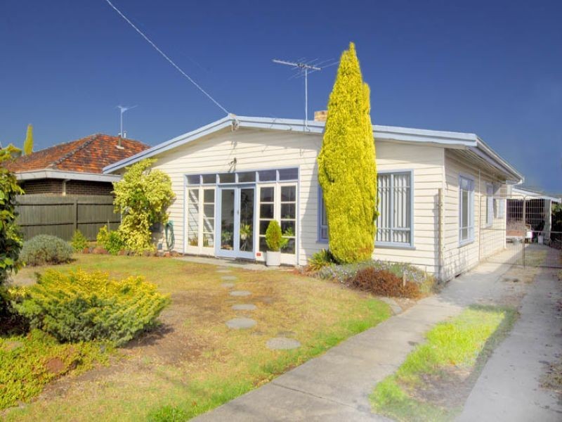 47 Leonard Avenue, Glenroy VIC 3046