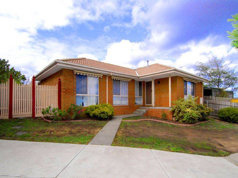 16 Heath Place, Meadow Heights VIC 3048