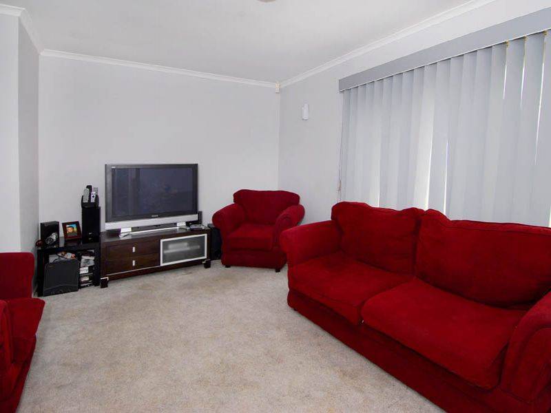 16 Heath Place, Meadow Heights VIC 3048