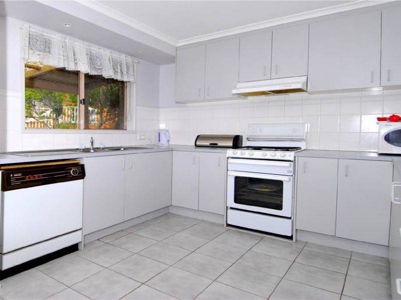 16 Heath Place, Meadow Heights VIC 3048