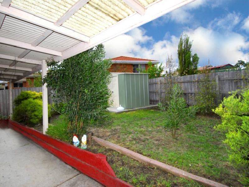 16 Heath Place, Meadow Heights VIC 3048