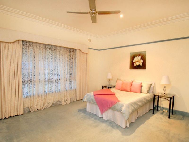 21 Menana Road, Glenroy VIC 3046