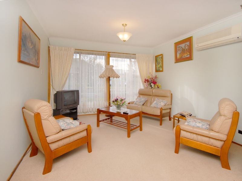 29 Inverloch Crescent, Dallas VIC 3047