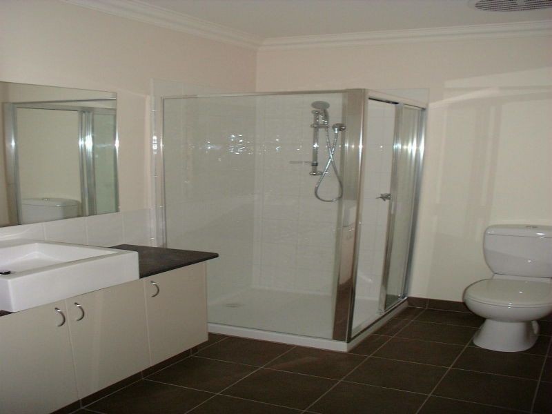 8 Strachan Street, Oak Park VIC 3046