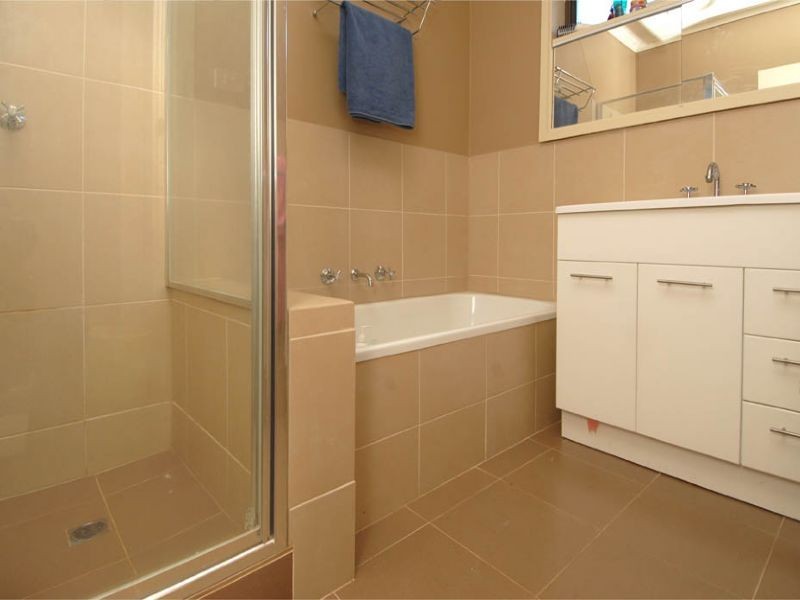 1/100 Railway Parade, Pascoe Vale VIC 3044