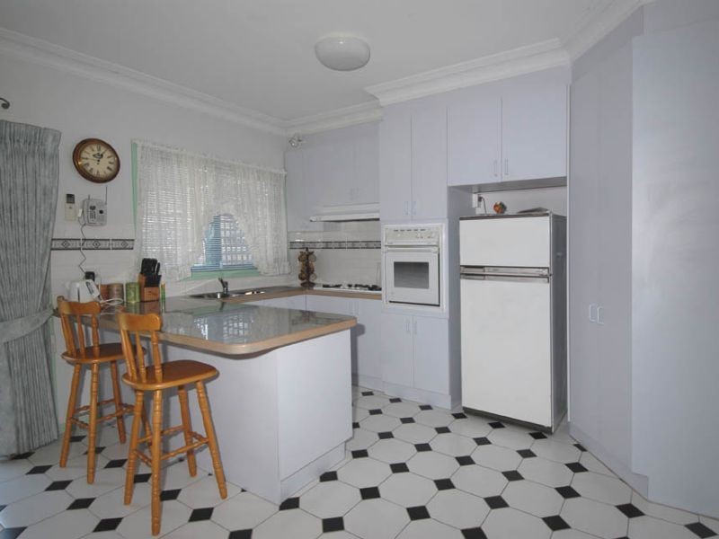 4/39 Gladstone Parade, Glenroy VIC 3046