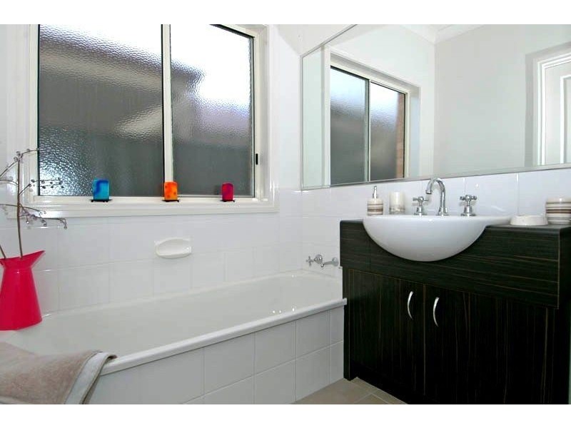 30 Girraween Crescent, Craigieburn VIC 3064