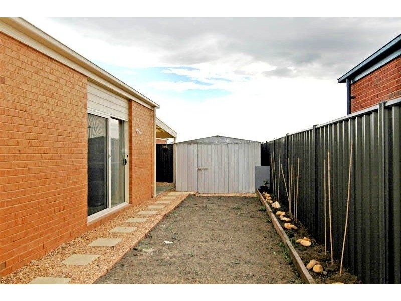 30 Girraween Crescent, Craigieburn VIC 3064