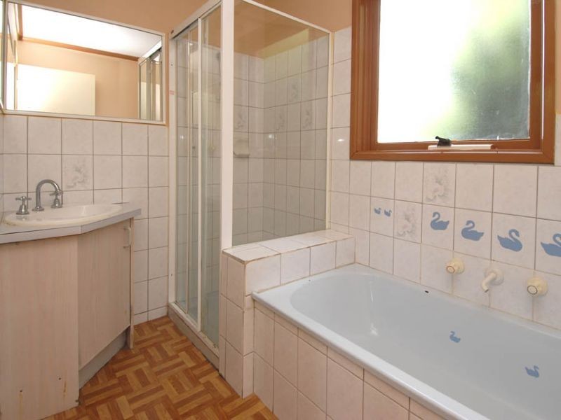 19 Heath Place, Meadow Heights VIC 3048