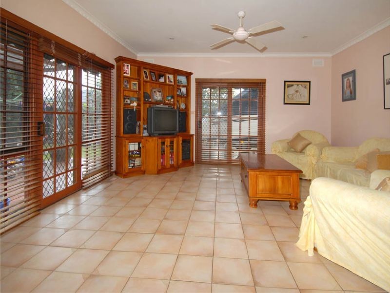 9 Ogden Street, Glenroy VIC 3046