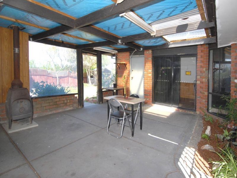 6 Manna Court, Meadow Heights VIC 3048
