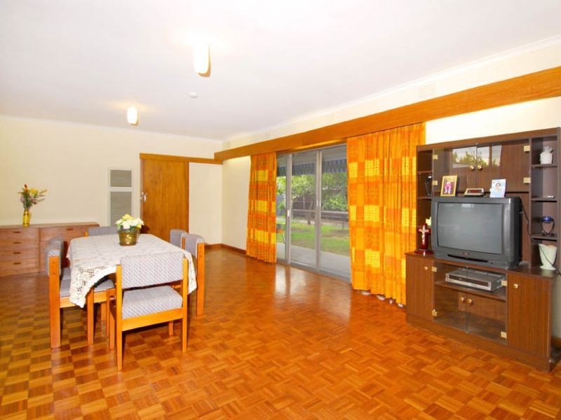 29 Finchley Avenue, Glenroy VIC 3046